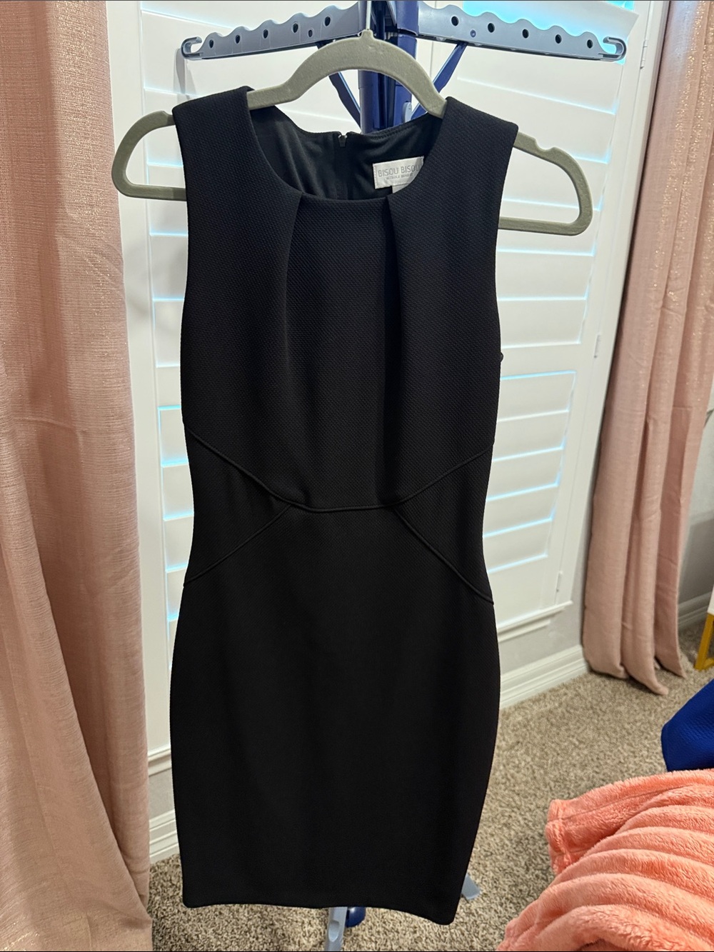 Bisou Bisou Black Sleeveless Mini Sheath Dress